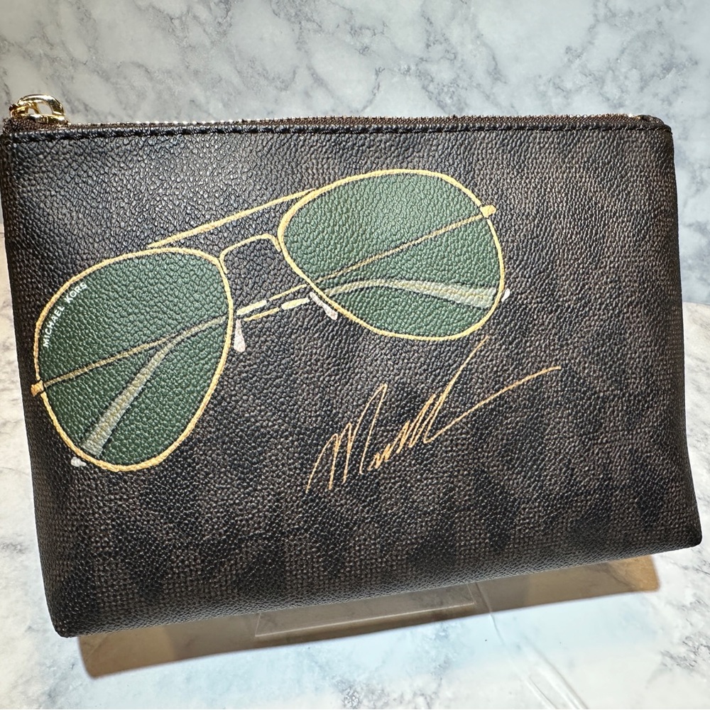 New with Tags Limited Edition Michael Kors Jet Set Aviator Logo Cosmetic Case